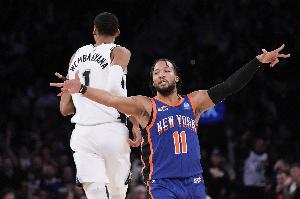 迈克·布朗：NBA杯对阵马刺的经验让我们学会了在压力下保持专注